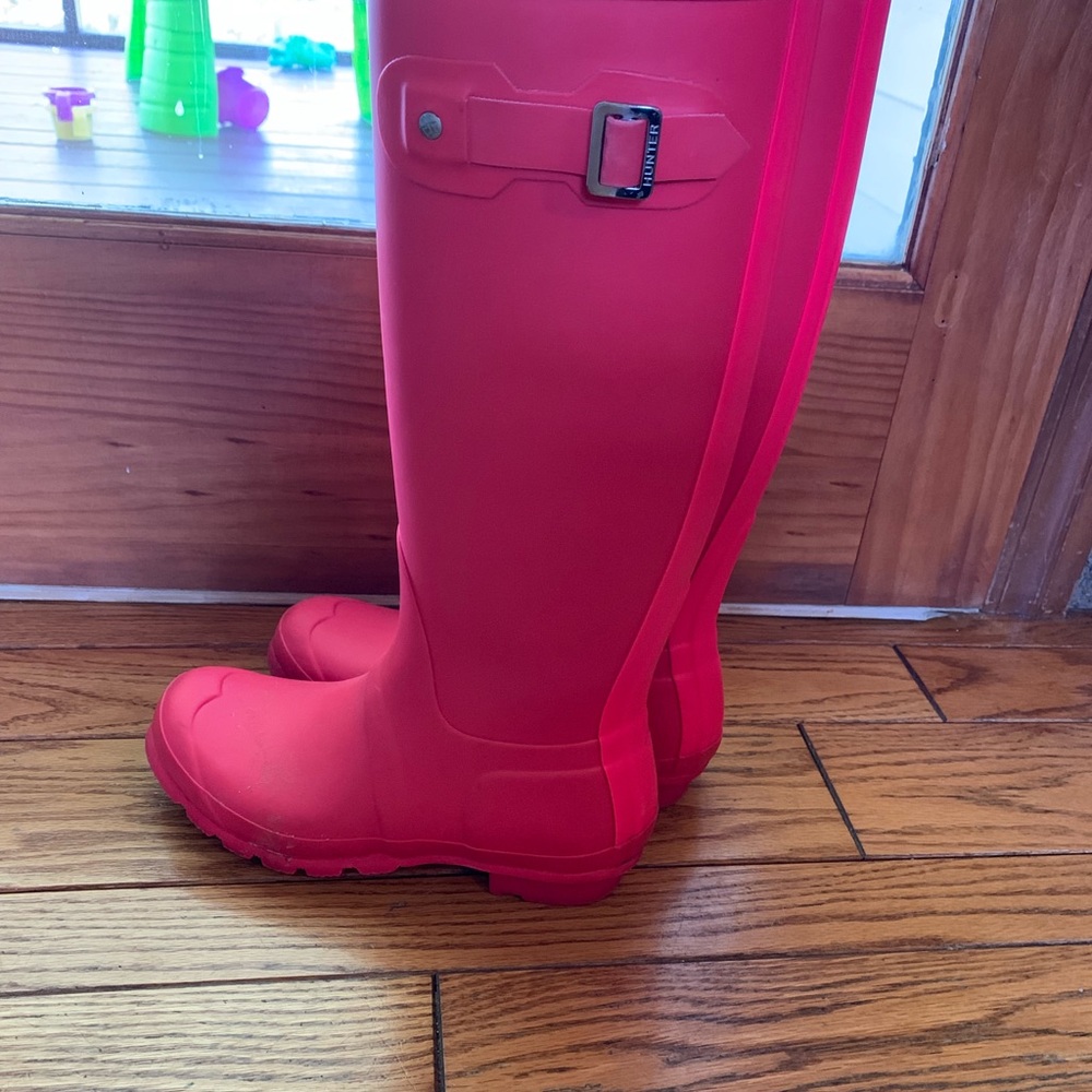 Size 7 authentic pink Hunter boots
